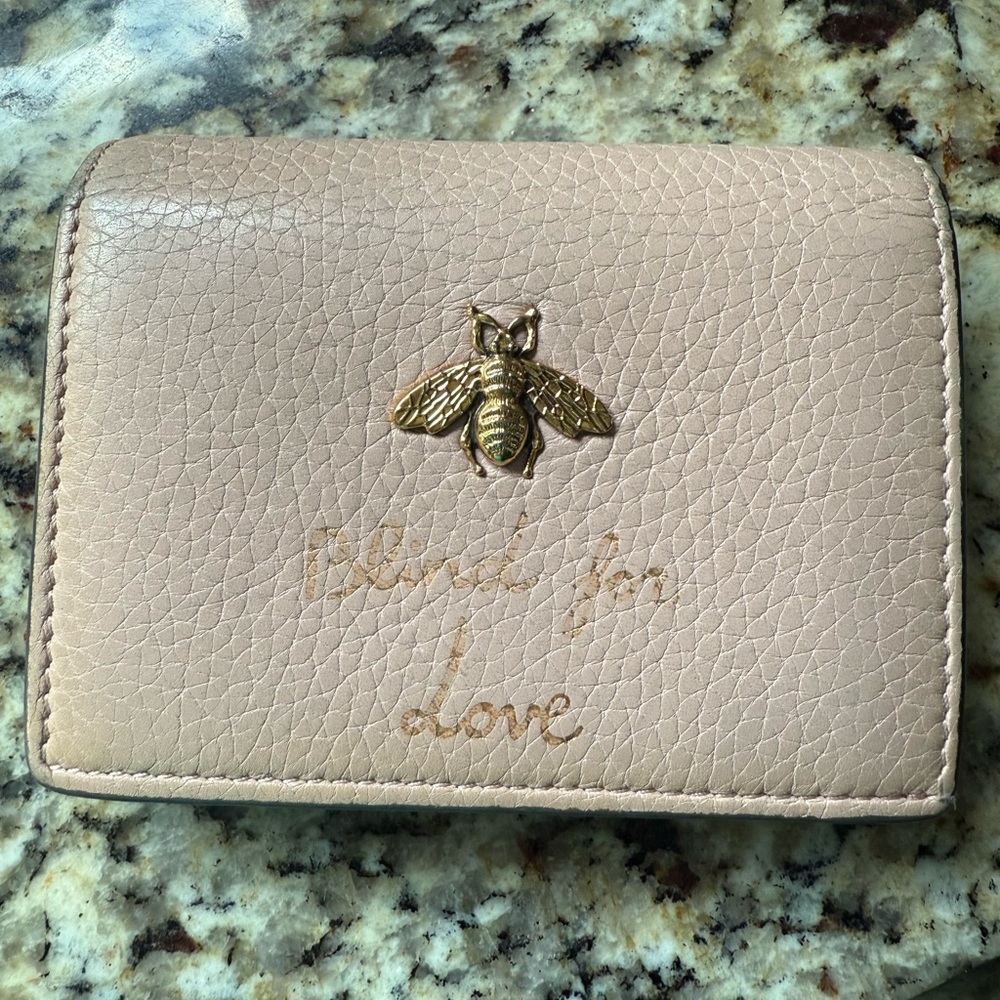 Gucci Beige Wallet with Gold Bee